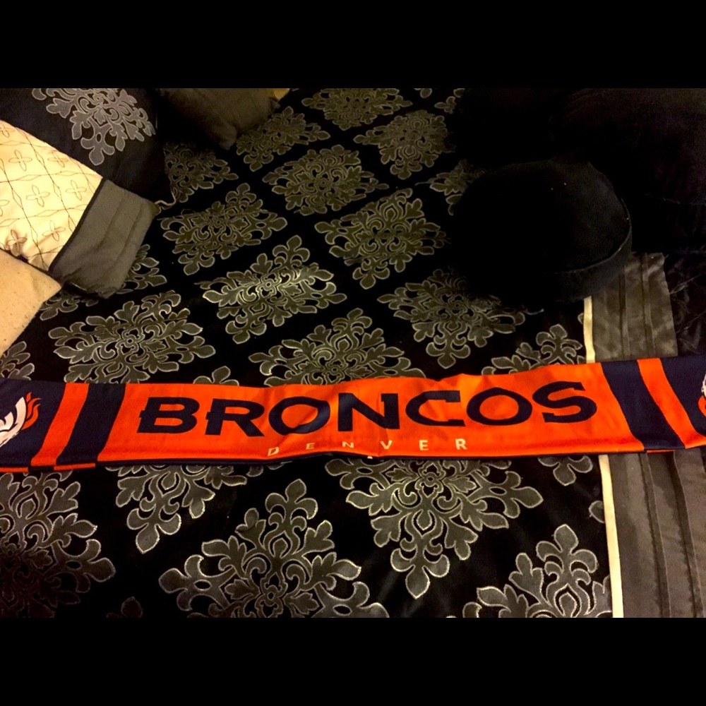 Broncos game day scarfs new